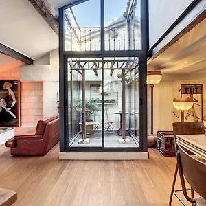  Apartment Pygmalion France