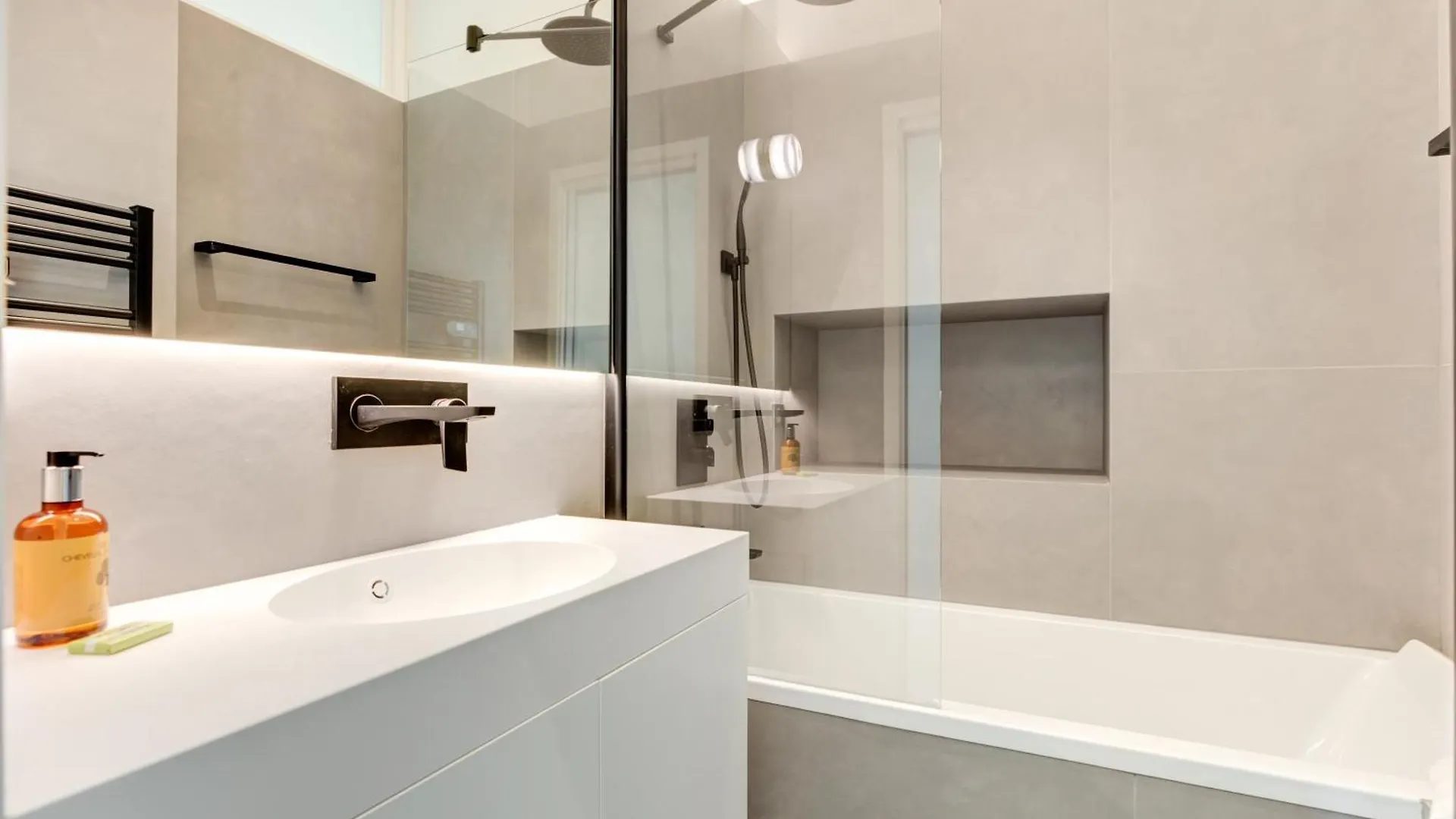 Immogroom - Appartements Luxueux - 2Min Du Palais - Vue Mer - Clim Cannes